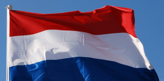 Chuyển phát nhanh Emsvietnam.net Logistics đi Hà Lan giá rẻ, chuyên nghiệp