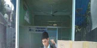 Dịch vụ gửi mắt kính giá rẻ đi Mỹ nhanh nhất