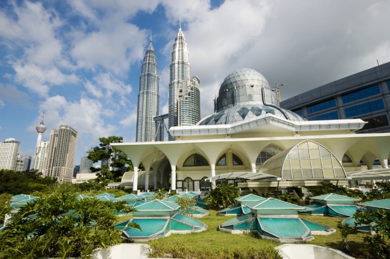 Vận chuyển hàng hóa bưu phẩm đi Malaysia uy tín, đảm bảo