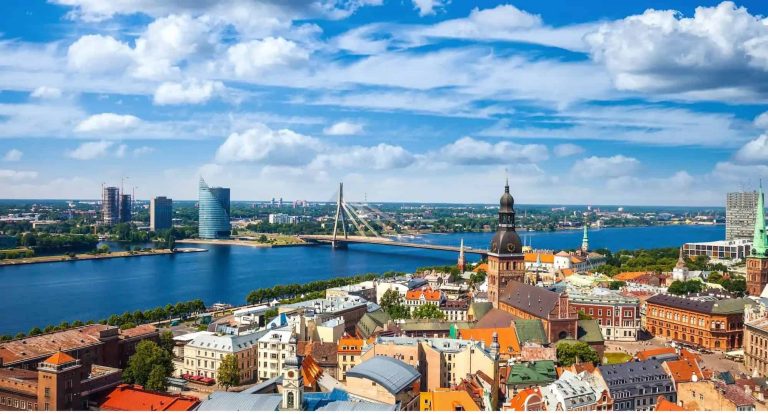 Chuyển phát nhanh đi Latvia tại EMSVietnam