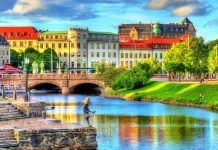 EMSVietnam – đơn vị vận chuyển thực phẩm đi Thụy Điển số 1 Việt Nam EMSVietnam là đơn vị vận chuyển thực phẩm đi Thụy Điển số 1 Việt Nam