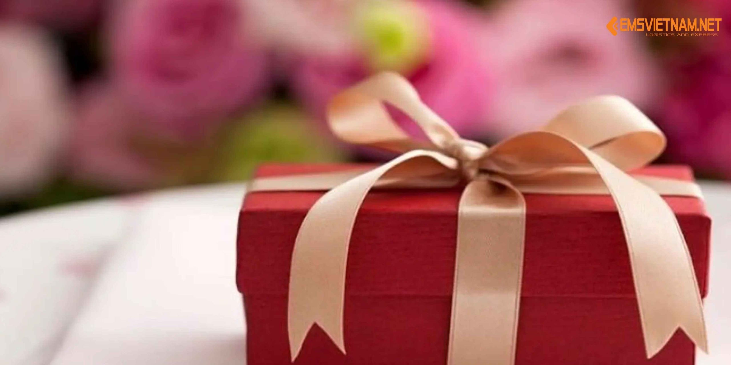 GỬI QUÀ SINH NHẬT TỪ VIỆT NAM ĐI MỸ – TRAO TRỌN YÊU THƯƠNG ĐẾN NỬA VÒNG TRÁI ĐẤT