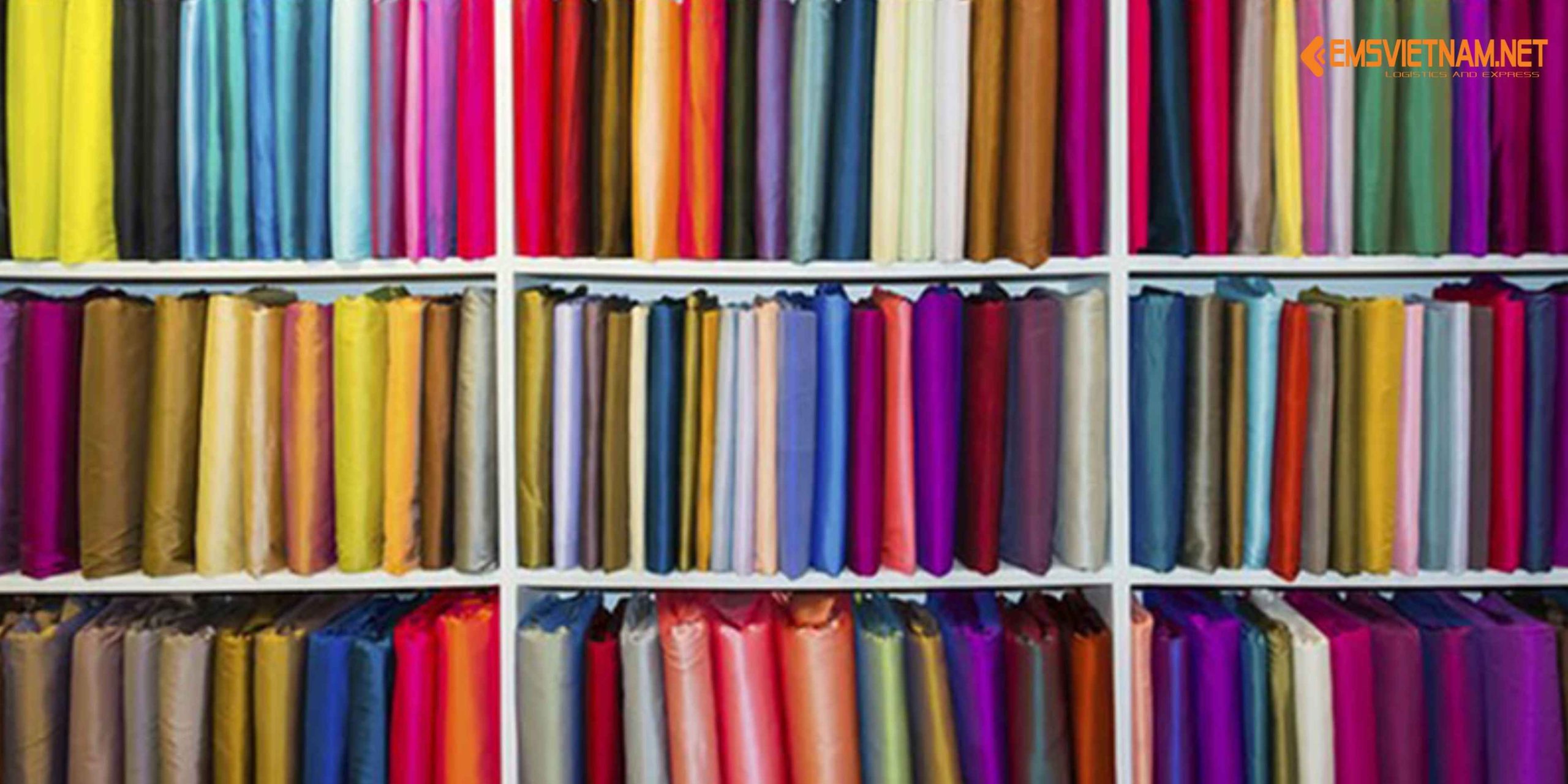 GỬI MẪU VẢI TỪ VIỆT NAM SANG TRUNG QUỐC: QUY TRÌNH, LƯU Ý VÀ CHI PHÍ