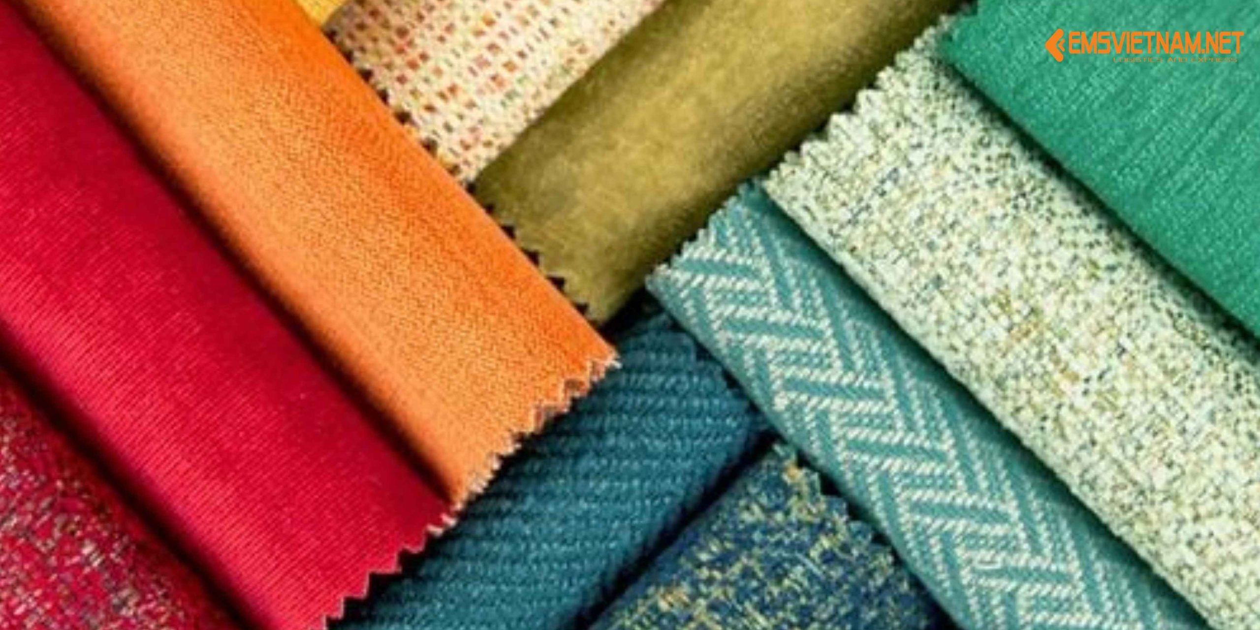 GỬI MẪU VẢI TỪ VIỆT NAM SANG TRUNG QUỐC: QUY TRÌNH, LƯU Ý VÀ CHI PHÍ